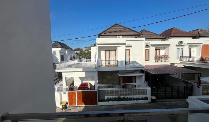 Rumah Baru Lantai 2 Di Taman Griya Dekat Ke Kampus Unud