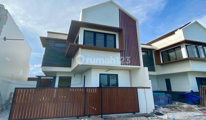 Villa Modern 2 Lantai Dekat Ke Pantai Lingkungan Cluster Mewah 2