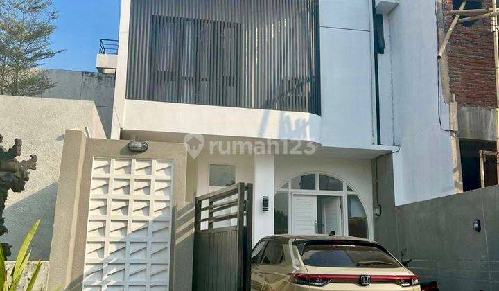 Rumah Baru 2 Lantai Nyaman Dan Aman Di Lokasi Perkotaan Renon 1