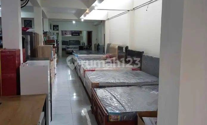 Ruko Pinggir Jalan Kawasan Bisnis Siap Beroperasi Daerah Sunsetroad