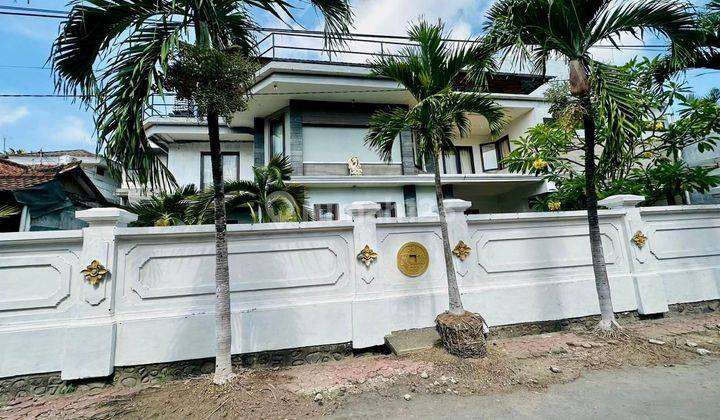 Rumah Mewah Pusat Denpasar Cocok Untuk Kelurga Besar 2