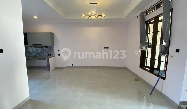 Rumah 2 Lantai Daerah Mohyamin Selangkah Dari Renon dan Sanur