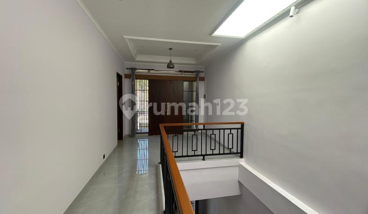Rumah Strategis Di Pusat Kota Selangkah Dari Lapangan Renon 8