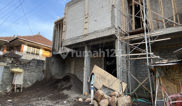 Rumah Modern Kontemporer Di Renon Akses Muda Dekat Regent School