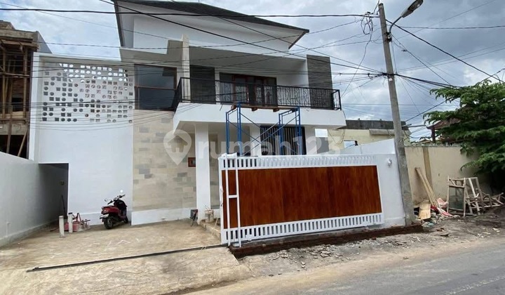 Luxury Rumah Pusat Kota 3 Kamar Tidur Akses Pinggir Jalan Utama 2