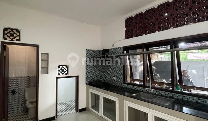 Semi-Furnished House Near Sanur Beach and Icon Mall 2