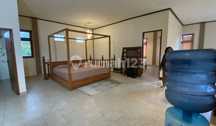 Rumah Semi Villa 2 Lantai Lokasi Dekat Sekolah Dyatmika Rumah Semi Villa 2 Lantai Lokasi Dekat Sekolah Dyatmika