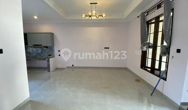Rumah Strategis Di Pusat Kota Selangkah Dari Lapangan Renon 2