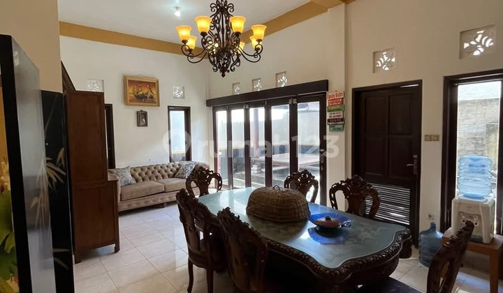 Luxury House Suitable for Large Family Location by Renon Road 2