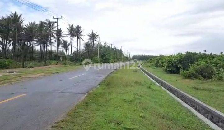 Tanah di jalan raya Binuangeun. Lokasi di pinggir pantai. 1