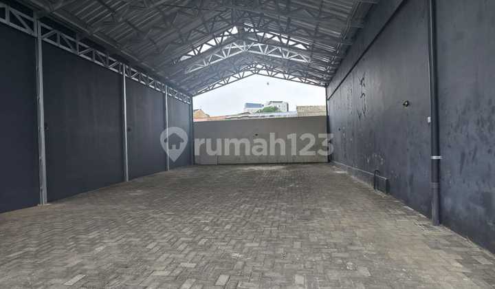 Furnished House in Candisari, Ready to Live In, With Swimming Pool 2