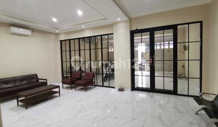 Ruko 2.5Lt di Tengah Kota, Siap Pakai, Cocok Utk Kantor 2