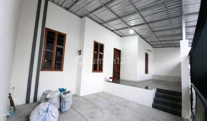 Rumah Bangunan Baru di Jl. Indraprasta, hadap Timur, jual cepat 2