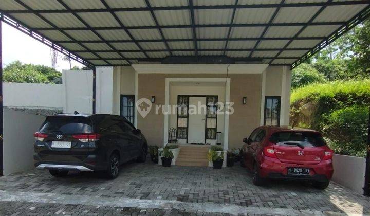 Rumah 2 Lantai Full Furnished di New Villa Ezperanza, Ngaliyan 1