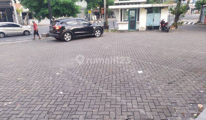 Gedung 3.5 Lt di Jl. Gajahmada Siap Pakai Strategis Jalan Raya 2