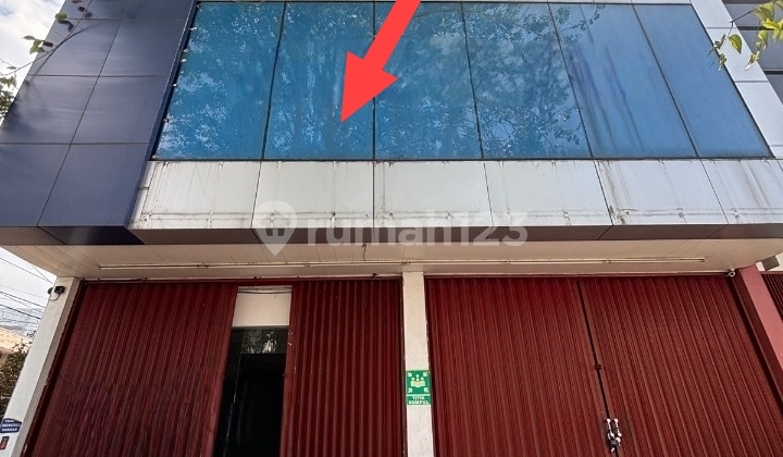 2-Story Shop House in Dr. Cipto, Ready to Use, Strategic Main Road
