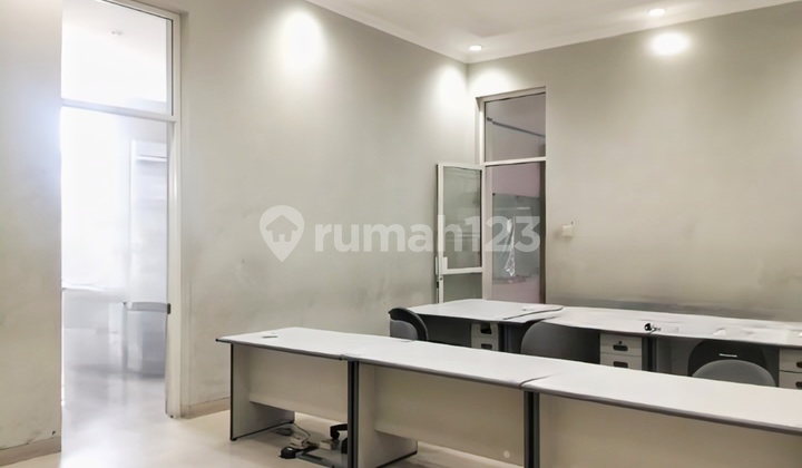 Gedung Komersial di Majapahit, Siap Pakai, Jalan Raya, Strategis 2