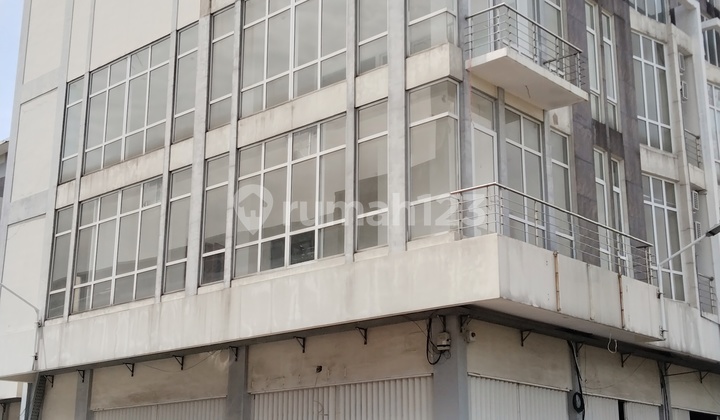 Premium Shop House in West Semarang, 3 Floors, Ready to Use, Partitioned 1