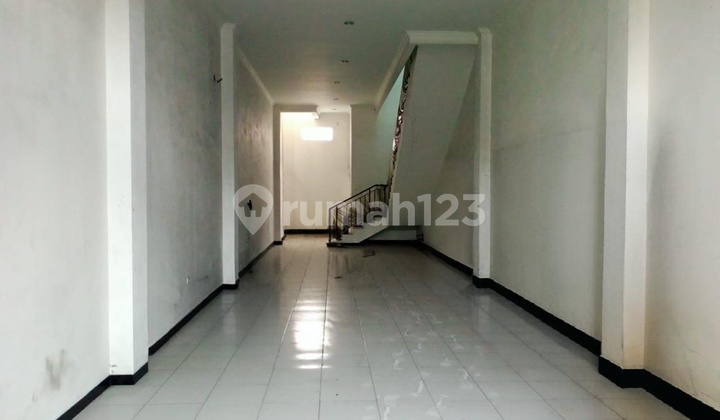 Strategic Main Road 3-Story Shop House in City Center, 2 Units Available. Strategic Main Road 3-Story Shop House in City Center, 2 Units Available.