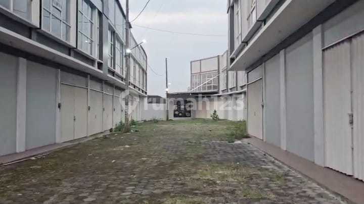 Ruko 2 Lantai di Komplek Ruko Ungaran, Tengah Kota, Siap Pakai 1