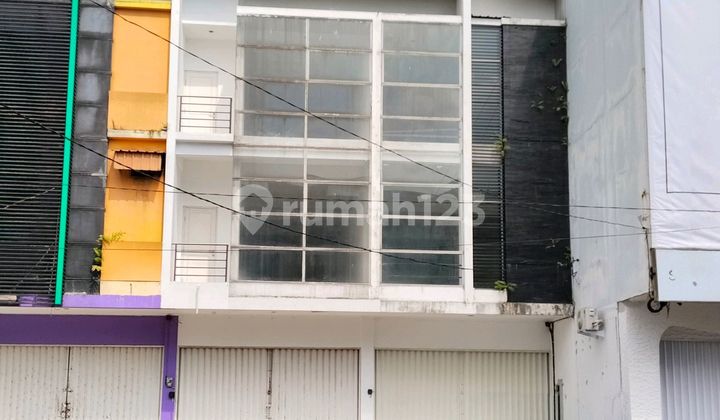 3-Storey Shop House in Salatiga, Spacious Parking, 2 Side-by-Side Units.