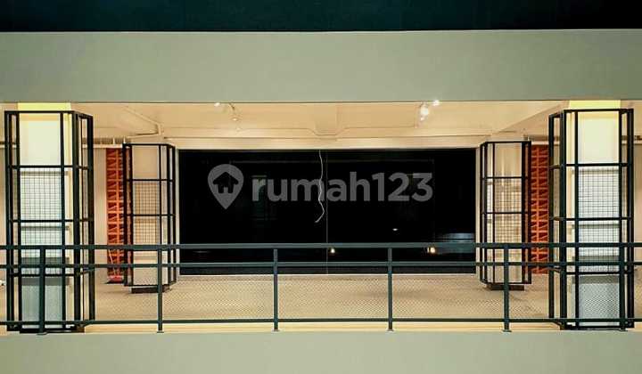 Gedung Komersial Di Semarang Barat, Showroom, Siap Pakai