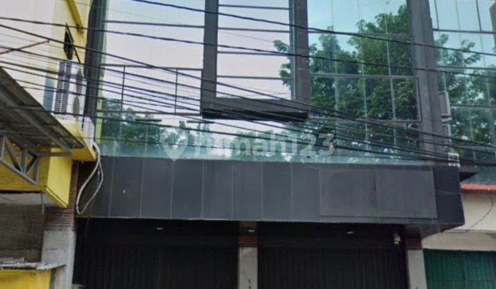 Ruko 3 Lantai di Tengah Kota, Siap Pakai, Ada 2 Unit Jejer 1
