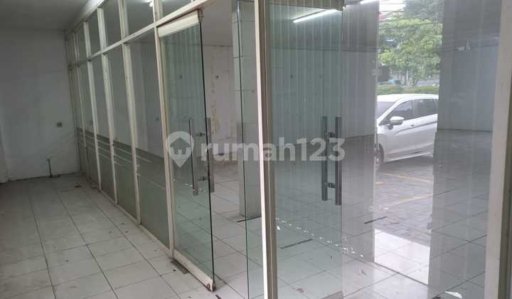 Business Space in West Semarang, Strategic Main Road 2