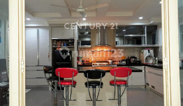 Semi-Furnished 3-Story House in Pulomas S9113 2