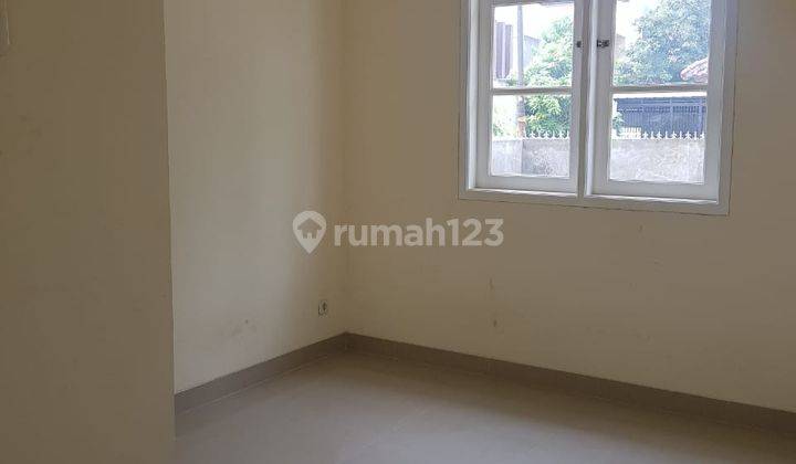 Rumah 2 Lantai Dalam Townhouse Di Jagakarsa S7877 2