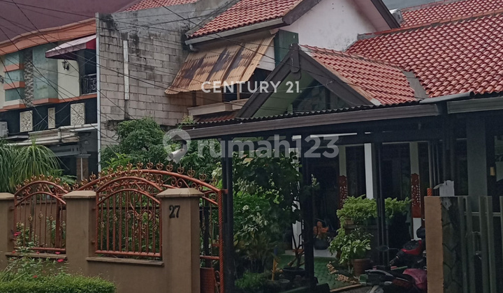 Rumah Strategis Dekat Kawasan Komersial di Bendungan Hilir S9481