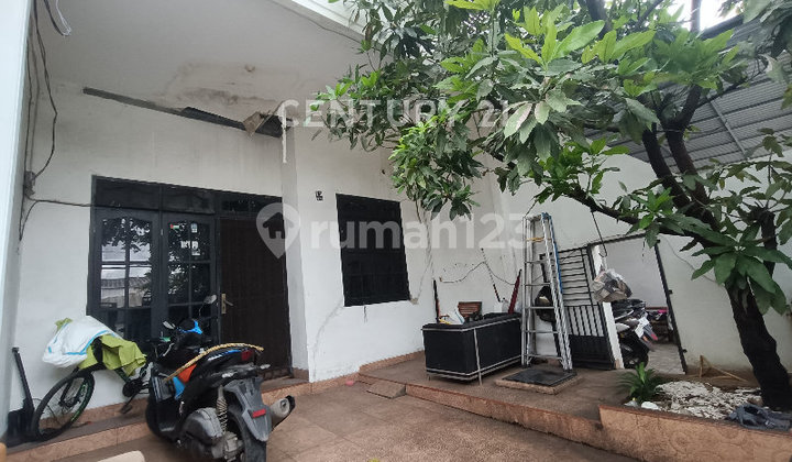 Dijual Cepat Rumah di Jalan Utama Walang Baru, Koja