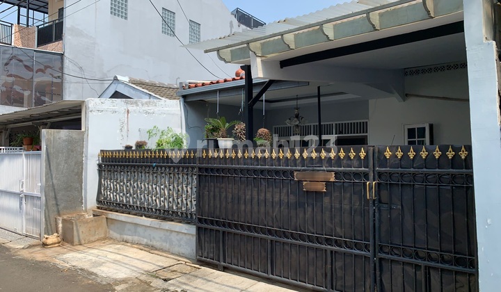 For Sale: House in a Complex in Buaran, Klender, East Jakarta 1