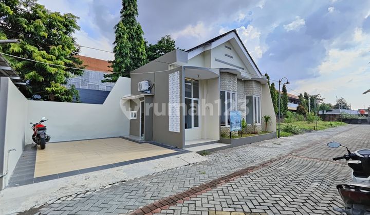 Ready-to-Occupy House with SHM Certificate in Pedurungan, Semarang 2