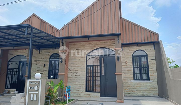 Rumah Desain Eropa Modern Dekat Kampus Undip Tembalang 1