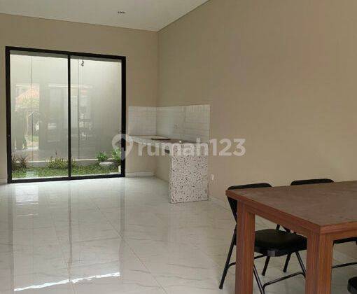 Rumah Modern Minimalis 2 Lantai di Tengah Kota Bandung