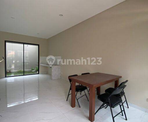 Rumah Modern Minimalis 2 Lantai di Tengah Kota Bandung 2