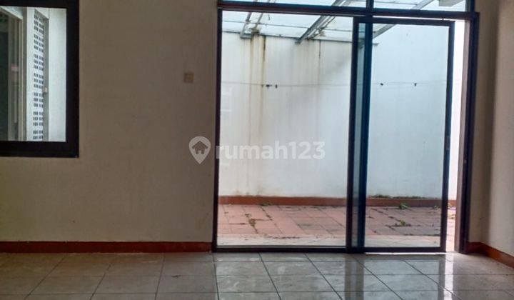 Rumah 2 lantai disewakan di Tatar Wangsakerta Kota Baru Parahyangan posisi terdepan