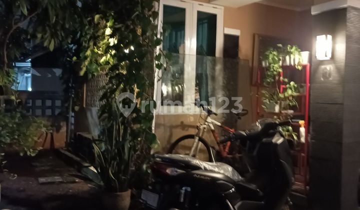 teras di jual rumah cantik di