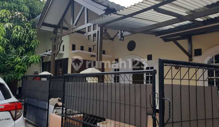 Dijual Rumah Lingkungan Summarecon Bekasi.