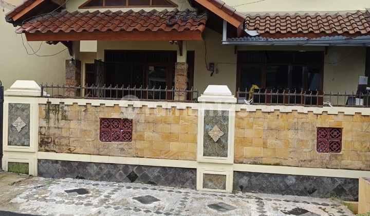 Dijual Rumah Bagus Model Klasik Modern, LB 192m2, di Pamulang Dijual Rumah Bagus Model Klasik Modern, LB 192m2, di Pamulang