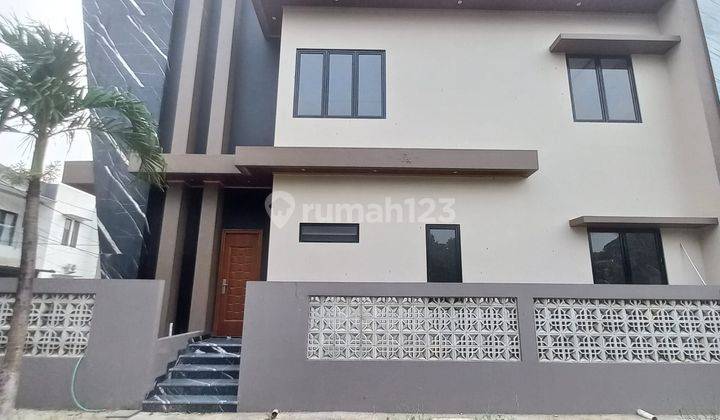 Dijual Rumah Cantik Cluster di Graha Raya 2