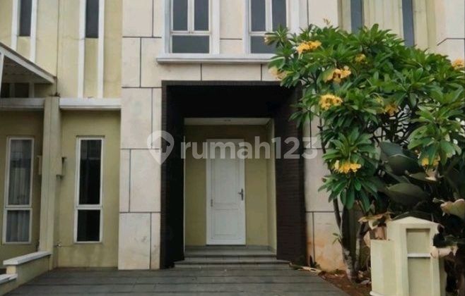 Ready-to-Occupy House in Alam Sutera Ready-to-Occupy House in Alam Sutera