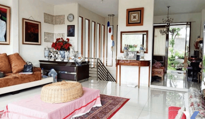 Rumah 2 Lantai SHM Semi Furnished View Bagus Udara Sejuk Lokasi Strategis di Ciwaruga Bandung 2