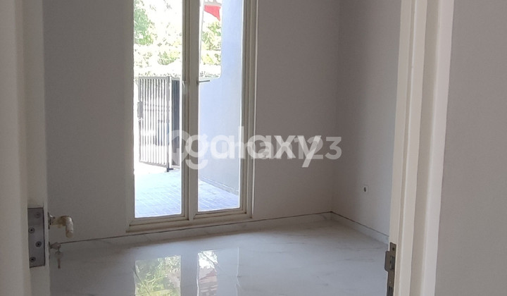 RUMAH HOOK MANYAR DEKAT DEKGAN GALAXY MALL, ITS, UNAIR DAN PAKUWON CITY 2