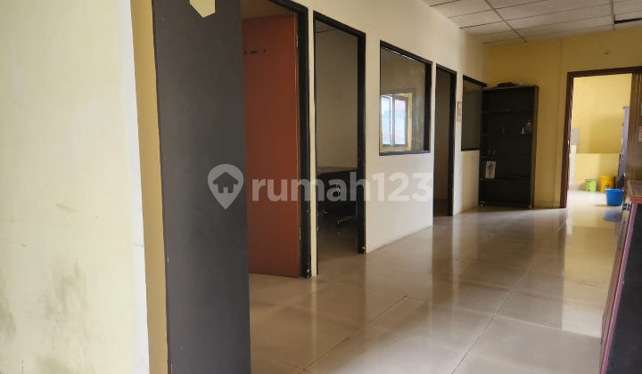 Ruko di Kawasan Pusat Bisnis Radio Dalam Jakarta Selatan