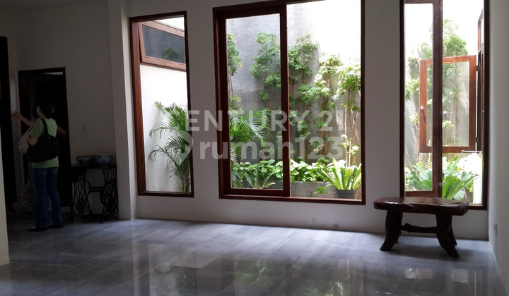 Large and Comfortable House in Simprug Garden, South Jakarta
