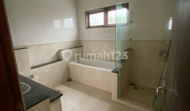 Rumah Luas 1 Lantai Dalam Perumahan Elite Pondok Indah 2