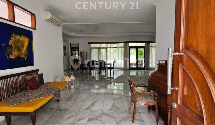 Rumah Modern Dengan Kolam Renang Pejaten Barat Jakarta Selatan 2