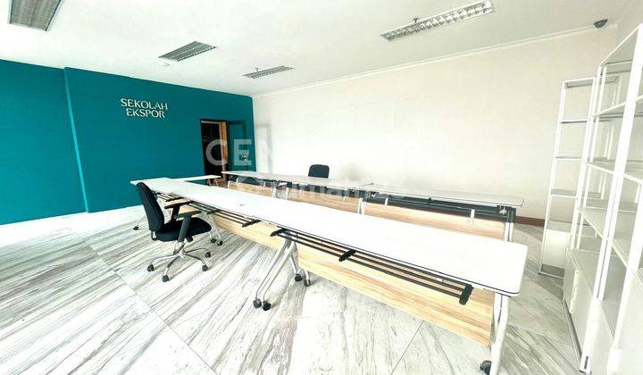 Ruang Kantor Belleza Permataa Hijau Jual Cepat